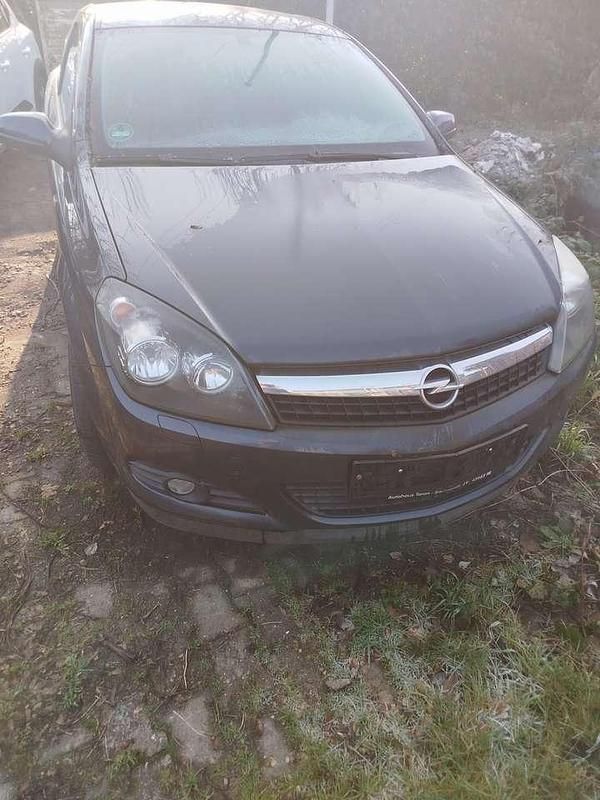 Gebraucht Opel Astra Selection 90 PS (66 kW) 2010 Kleinwagen