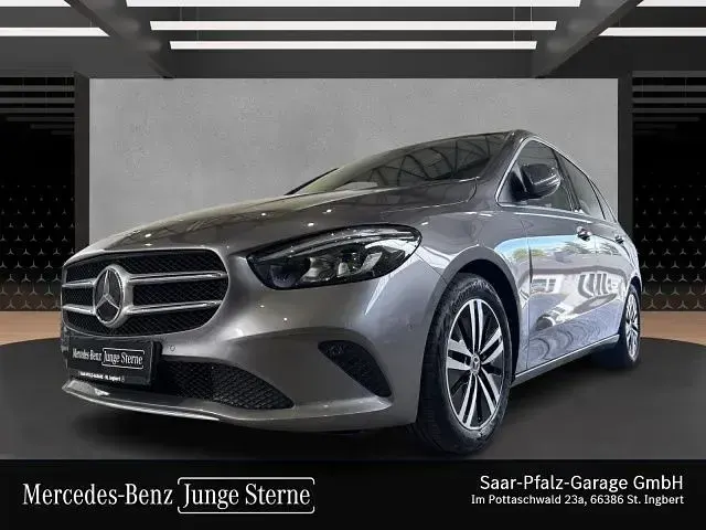 Gebraucht Mercedes B200 Progressive 163 PS (119 kW) 2022 Mountaingrau Kleinwagen
