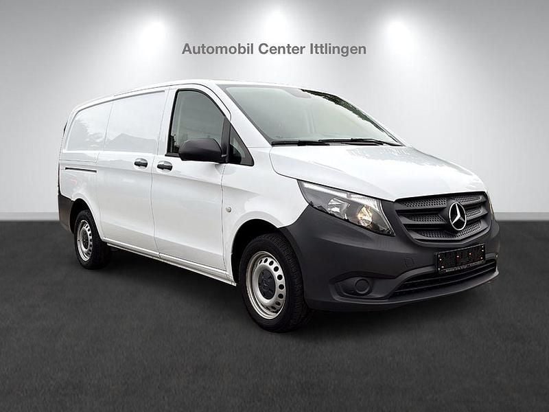 Arktikweiss Gebraucht 2023 Mercedes Vito Van / Kleinbus | 26.990 € (Superpreis) - Bild 1/4