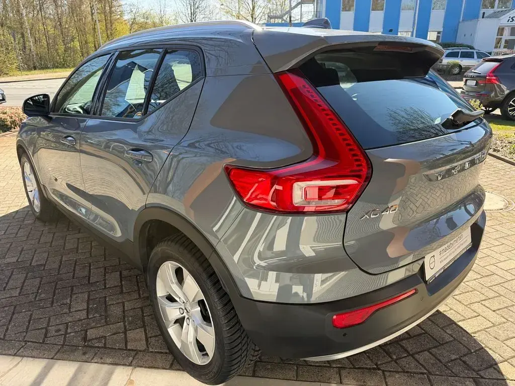 Gebraucht Volvo XC40 Momentum 190 PS (139 kW) 2020 Grau SUV