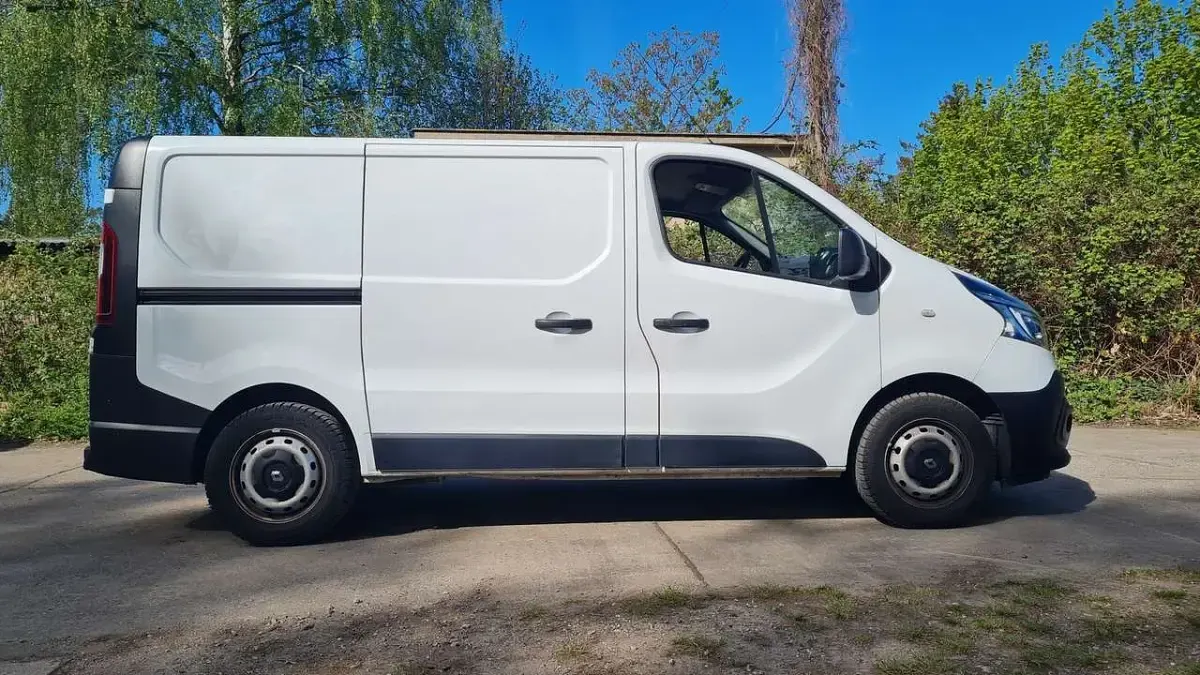 Gebraucht Renault Trafic 95 PS (69 kW) 2020 Weiß Van / Kleinbus