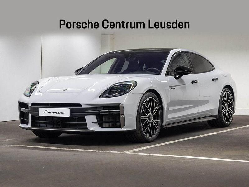 Grau Gebraucht 2025 Porsche Panamera Turbo E-Hybrid Limousine | 249.139 € - Bild 1/4