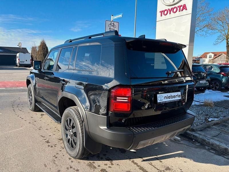 Neu Toyota Land Cruiser Executive 205 PS (150 kW) 2026 Schwarz SUV