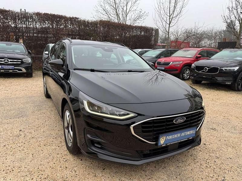 Obsidianschwarz metallic Gebraucht 2022 Ford Focus Cool & Connect Kombi | 12.999 € (Guter Preis) - Bild 1/4