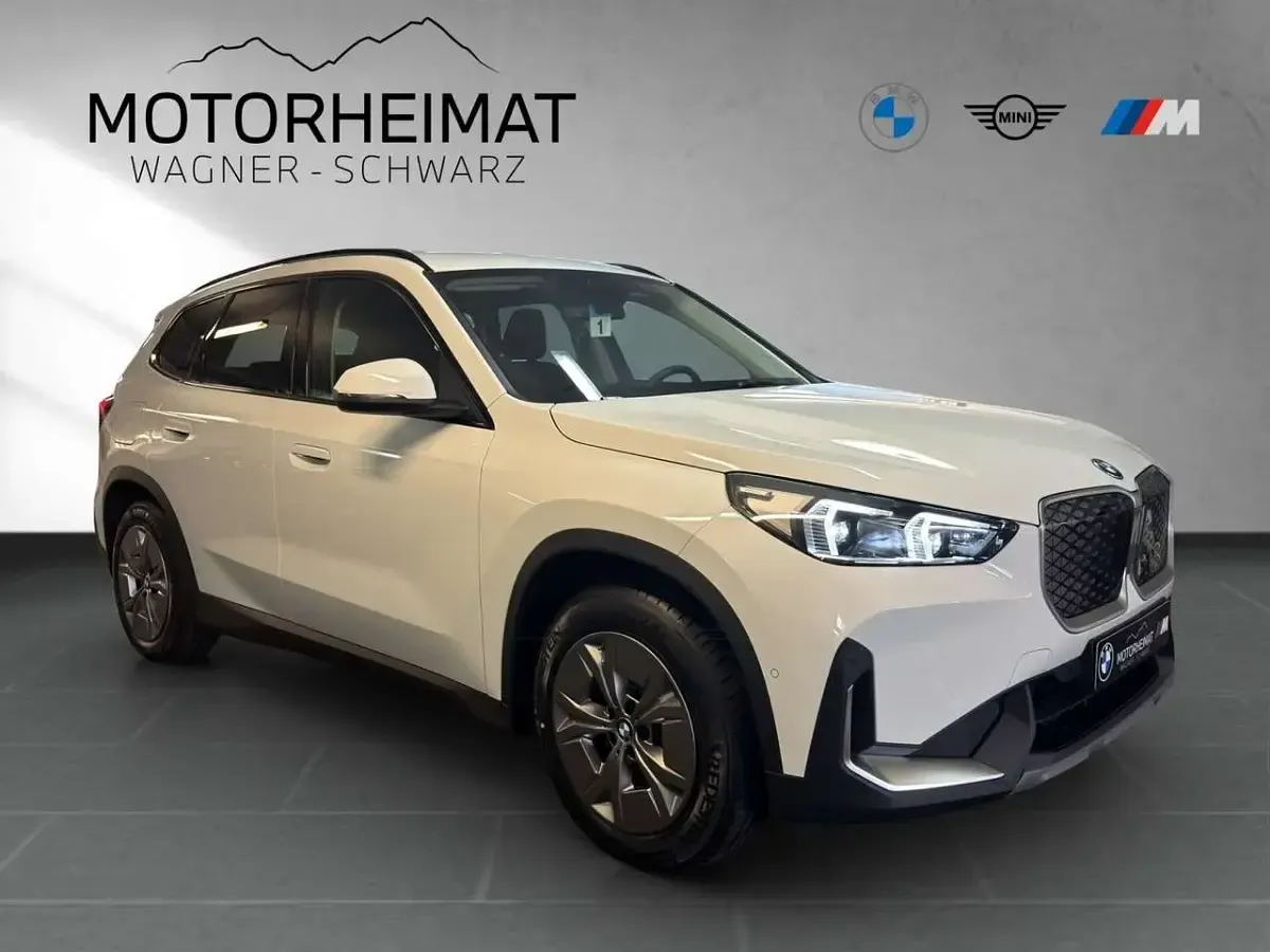 Nowe BMW iX1 Performance 230 kW (313 KM) 2026 Biały SUV