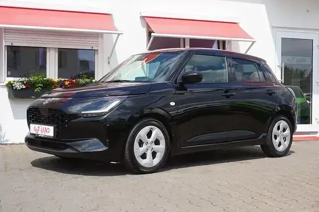 Gebraucht Suzuki Swift Comfort 83 PS (61 kW) 2024 Schwarz Kleinwagen
