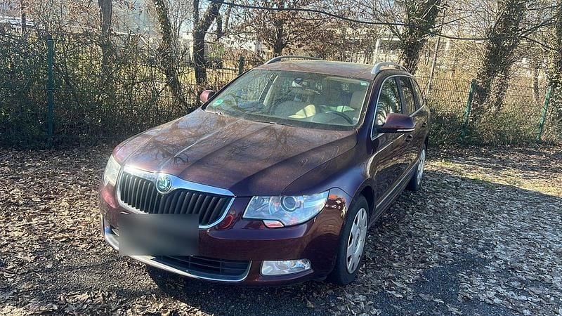 Gebraucht Skoda Superb 160 PS (117 kW) 2011 Braun Kombi