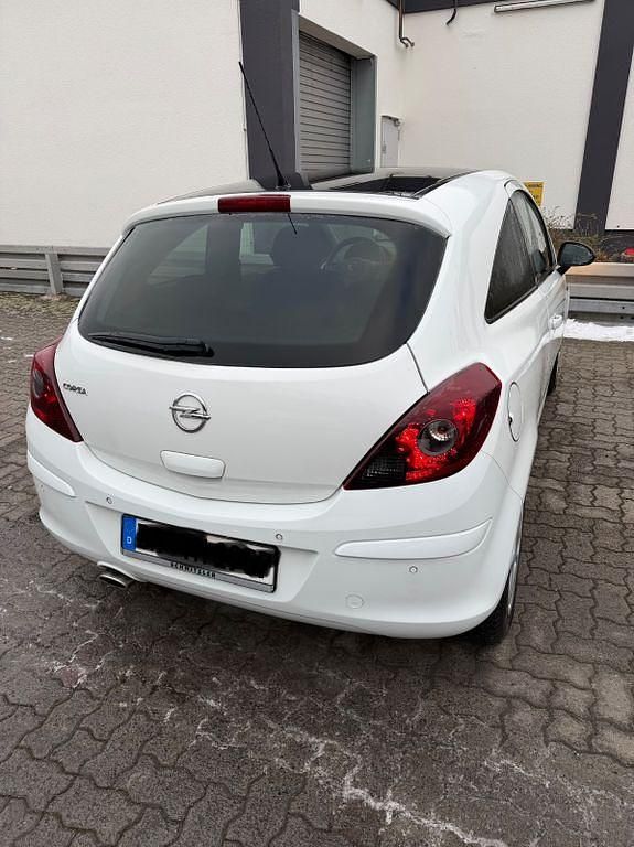 Gebraucht Opel Corsa Active 87 PS (63 kW) 2013 Weiß Kleinwagen