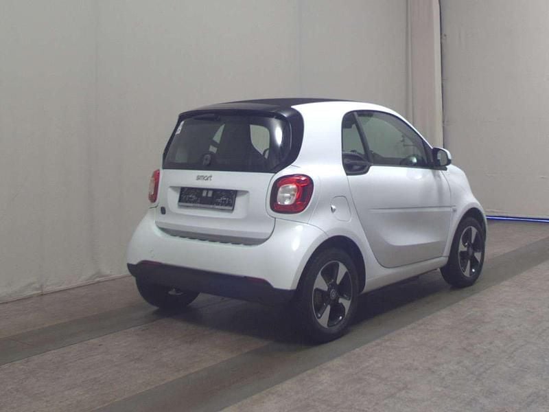 Gebraucht Smart ForTwo Coupé Passion 60 kW (82 PS) 2022 Tridion sicherheitszelle weiss Kleinwagen