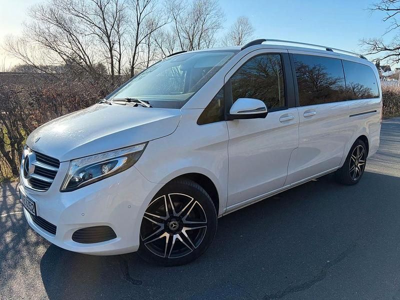 Gebraucht Mercedes V250 190 PS (139 kW) 2019 Weiß Van / Kleinbus