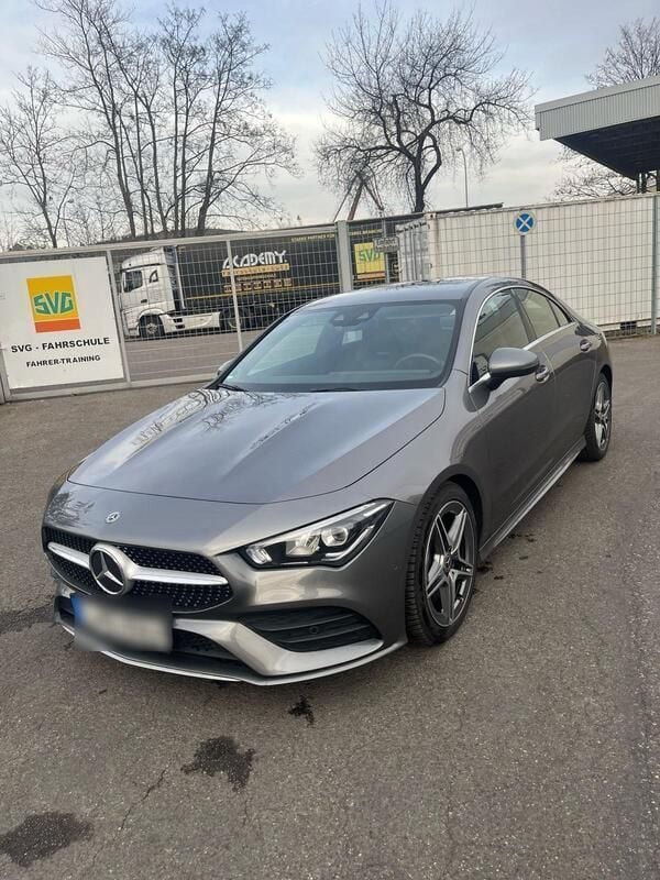 Grau Gebraucht 2019 Mercedes CLA220 AMG line Limousine | 25.990 € (Fairer Preis) - Bild 1/4