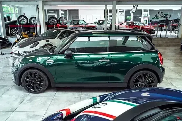 Gebraucht Mini ONE 102 PS (75 kW) 2017 Grün Kleinwagen