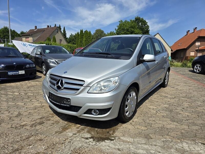 Silber Gebraucht 2009 Mercedes B200 Van / Kleinbus | 7.599 € (Fairer Preis) - Bild 1/4