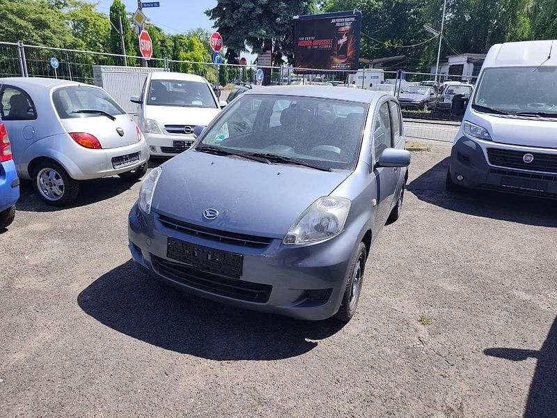 Grau Gebraucht 2008 Daihatsu Sirion Kleinwagen | 1.100 € (Fairer Preis) - Bild 1/4