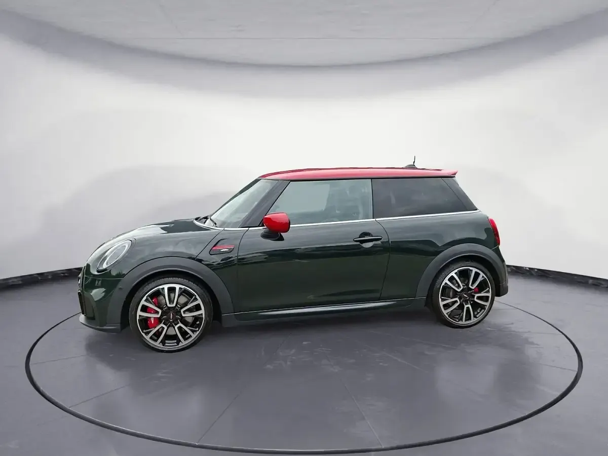 Gebraucht Mini John Cooper Works 231 PS (169 kW) 2021 Grün Kleinwagen