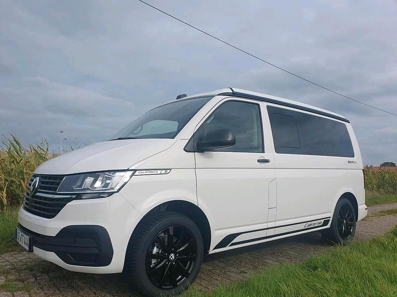Weiß Gebraucht 2023 VW T6.1 California Van | 58.990 € - Bild 1/4