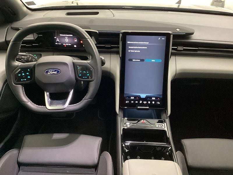 Gebraucht Ford Explorer Premium 210 kW (286 PS) 2025 Grau SUV