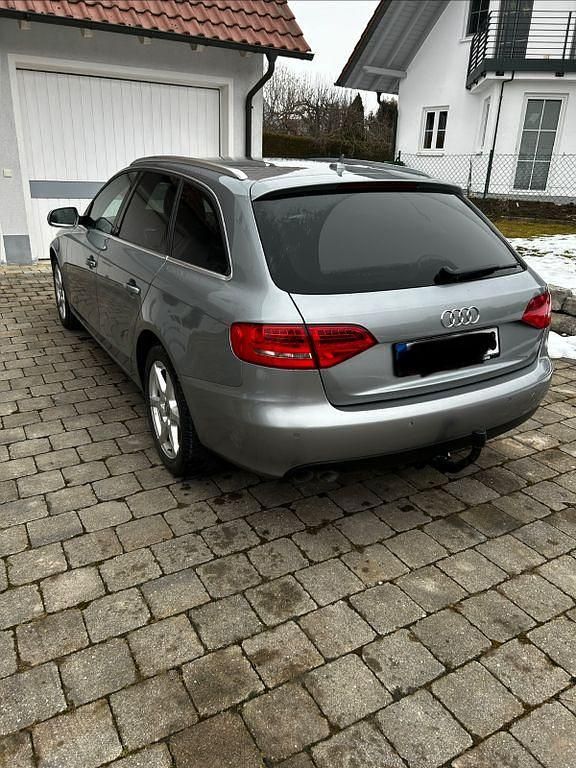 Gebraucht Audi A4 Ambition 143 PS (105 kW) 2011 Grau Kombi