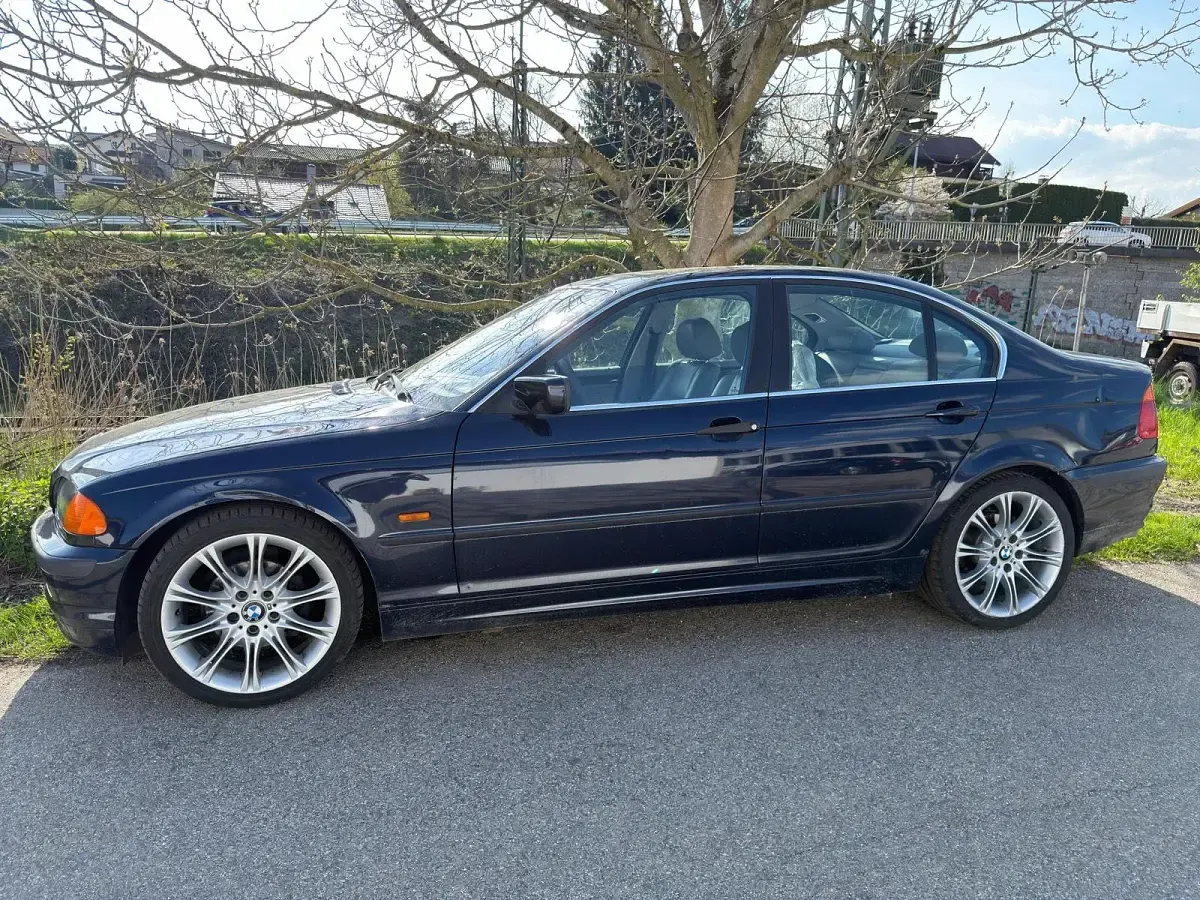 Gebraucht BMW 323 170 PS (125 kW) 1998 Blau Limousine