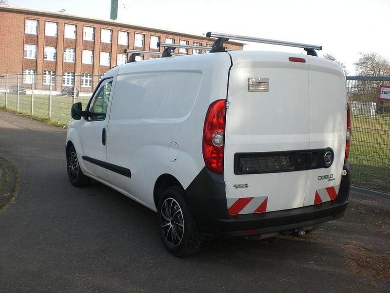 Gebraucht Fiat Doblò Basis 120 PS (88 kW) 2011 Weiß Van / Kleinbus