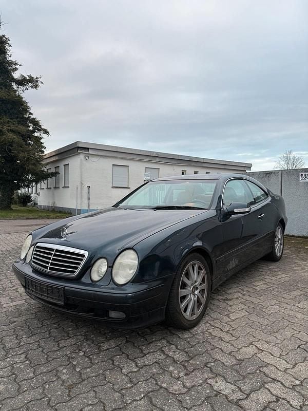 Gebraucht Mercedes CLK220 163 PS (119 kW) 2001 Blau Coupé