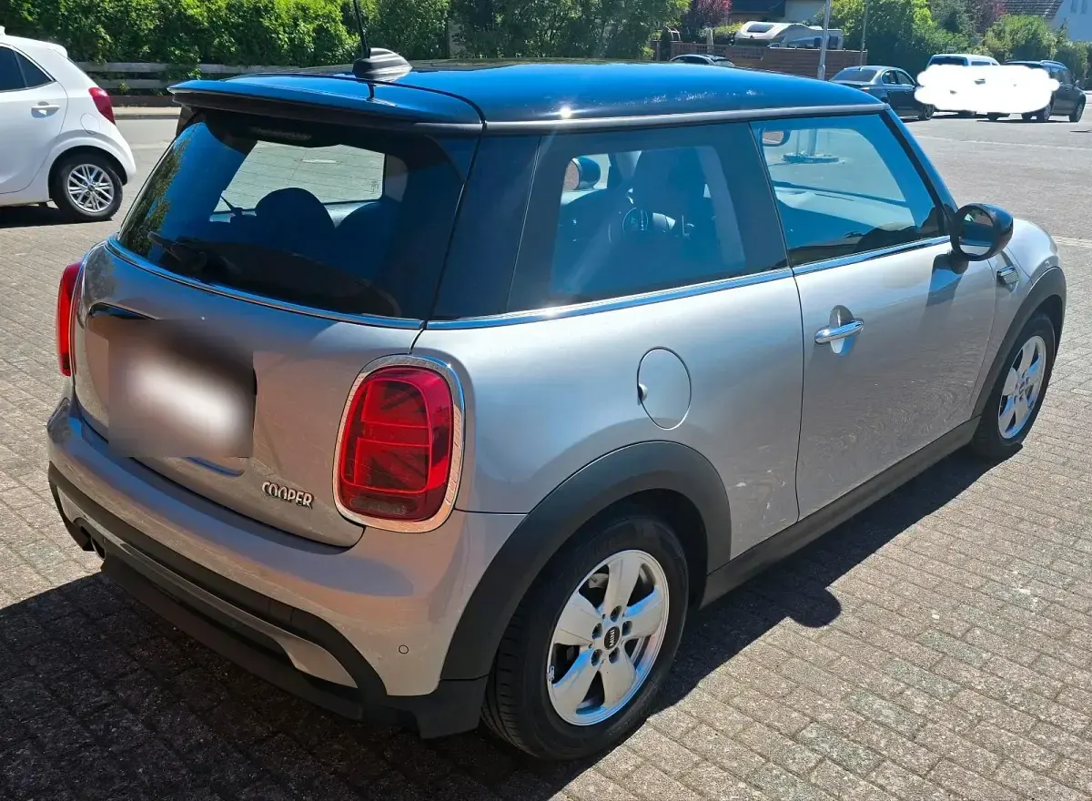 Gebraucht Mini Cooper Essential 136 PS (100 kW) 2023 Grau Kleinwagen