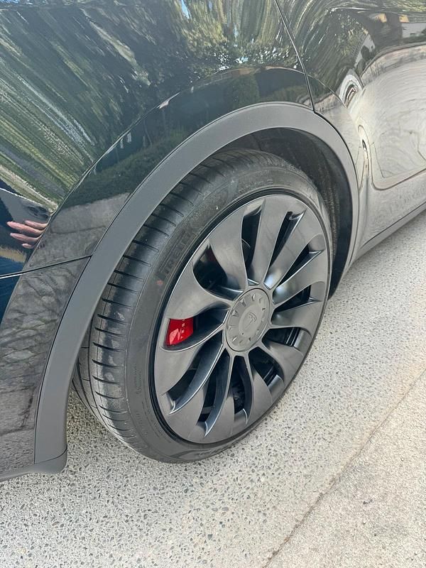 Second-hand Tesla Model Y Performance 317 kW (431 CP) 2023 Negru SUV