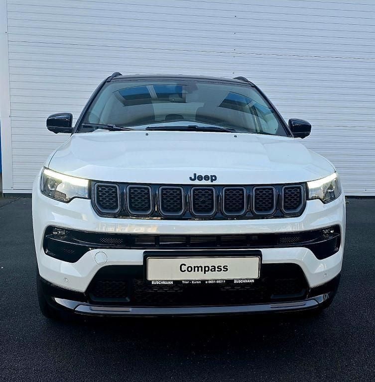 Neu Jeep Compass Summit 241 PS (177 kW) 2025 Weiß SUV