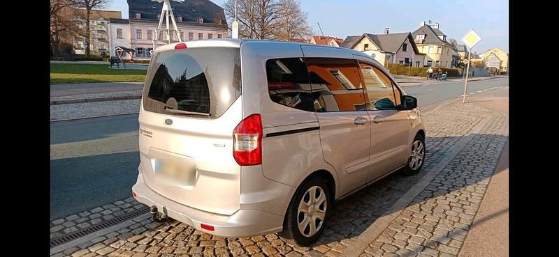 Gebraucht Ford Tourneo 101 PS (74 kW) 2017 Silber Kombi