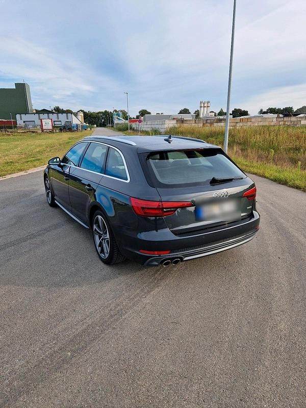Gebraucht Audi A4 272 PS (200 kW) 2016 Grau Kombi