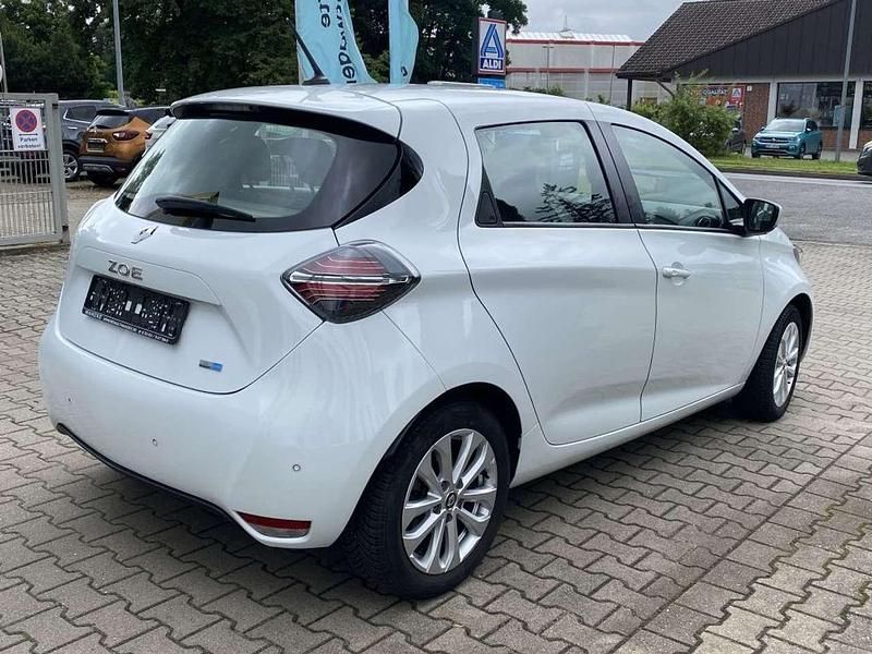 Gebraucht Renault Zoe 80 kW (109 PS) 2021 Arktisweiß Kleinwagen