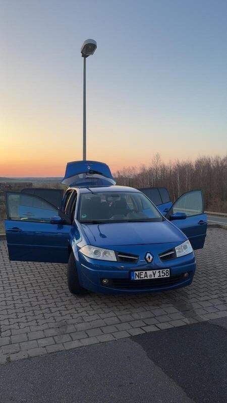 Blau Gebraucht 2008 Renault Mégane III Limousine | 2.300 € (Superpreis) - Bild 1/4