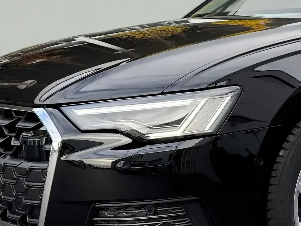 Gebraucht Audi A6 Premium 163 PS (119 kW) 2024 Brillantschwarz Kombi
