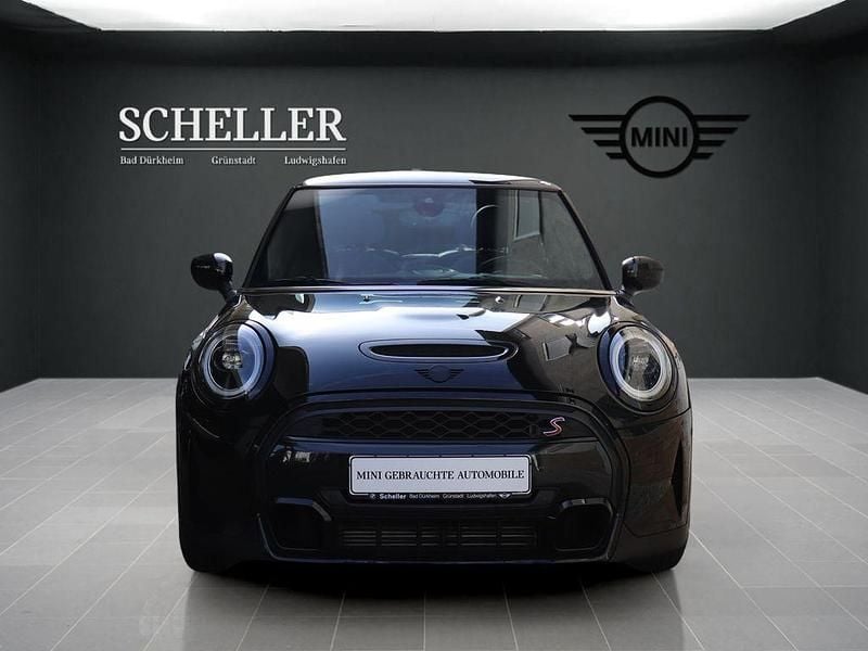 Gebraucht Mini Cooper S 178 PS (130 kW) 2023 Midnight black metallic Kleinwagen