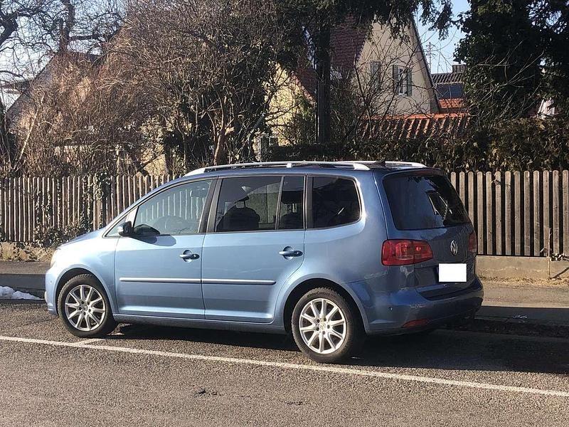 Gebraucht VW Touran Highline 170 PS (125 kW) 2012 Blau Van / Kleinbus
