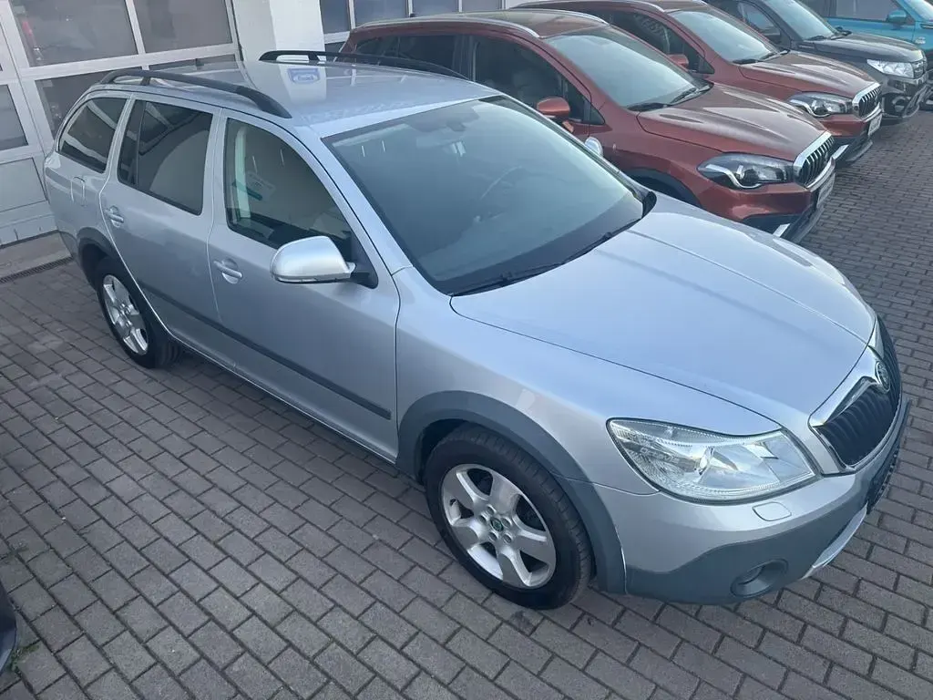 Gebraucht Skoda Octavia Ambition 160 PS (117 kW) 2012 Silber Kombi