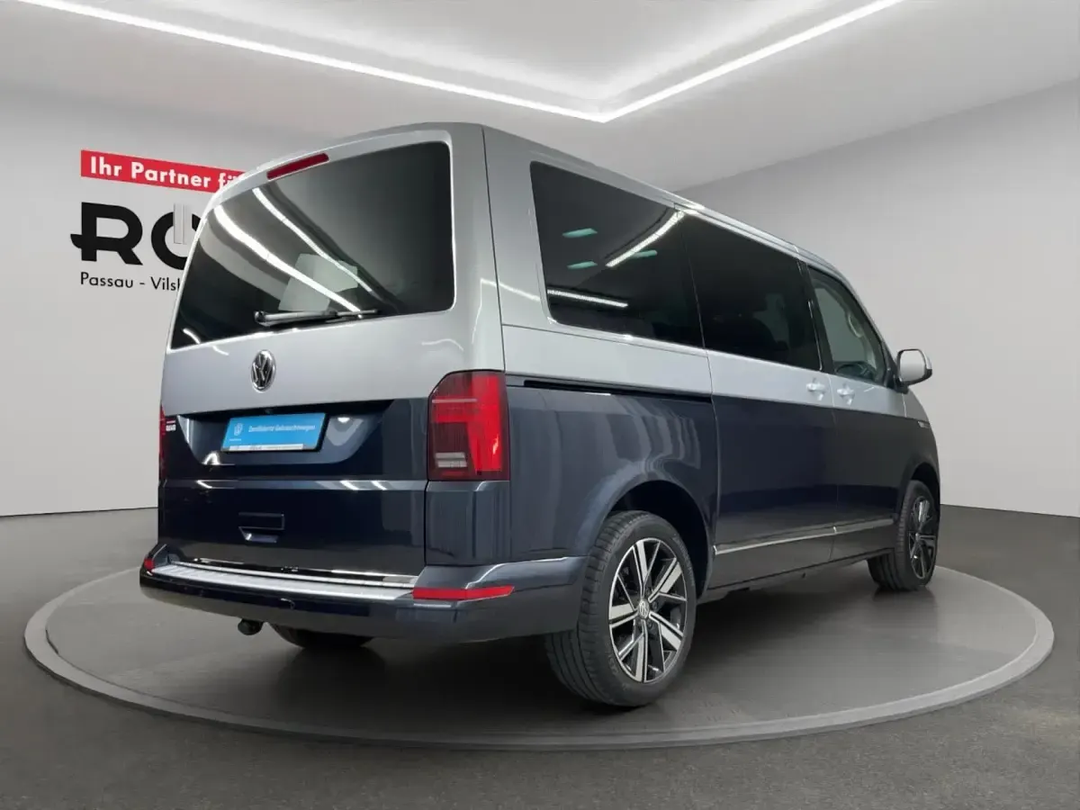 Gebraucht VW Multivan Comfortline 204 PS (150 kW) 2022 Reflexsilber metallic / starlight blue metallic Van / Kleinbus