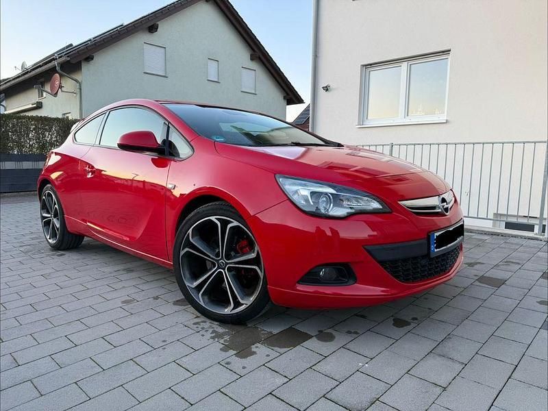 Gebraucht Opel Astra GTC Edition 179 PS (131 kW) 2012 Rot Coupé