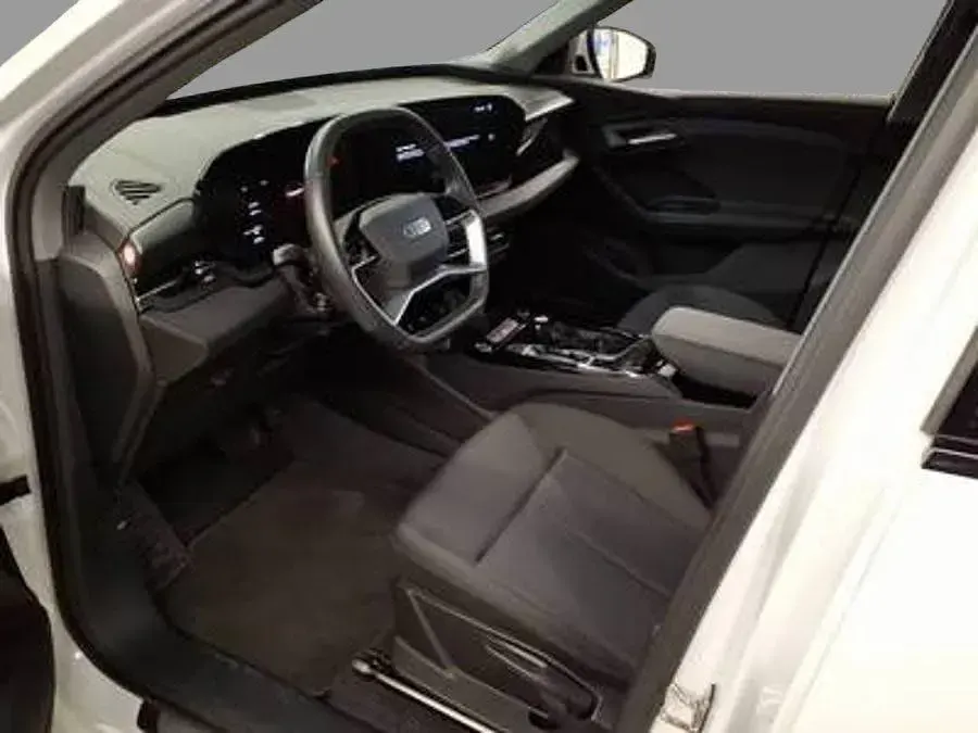 Gebraucht Audi Q6 e-tron Comfort 284 kW (387 PS) 2024 Gletscherweiß metallic SUV