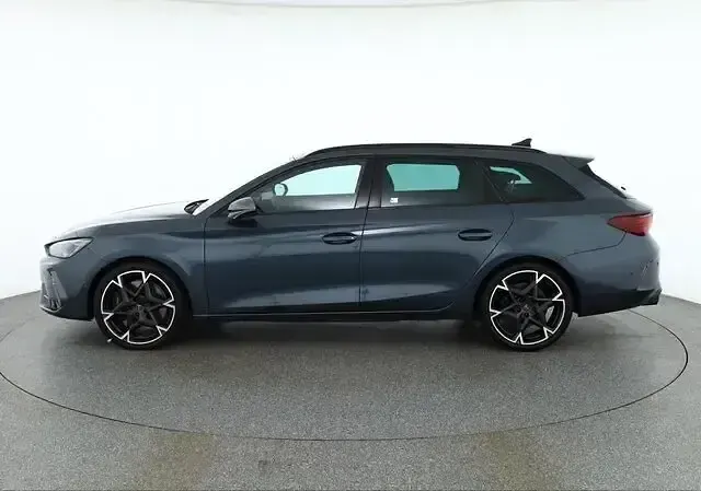Neu Cupra Leon VZ 333 PS (244 kW) 2025 Schwarz Limousine