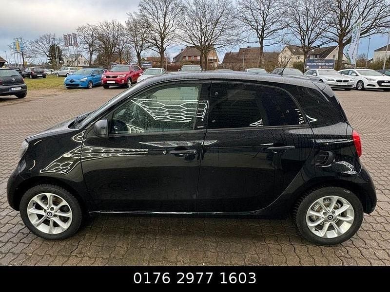 Gebraucht Smart ForFour 71 PS (52 kW) 2019 Schwarz Kleinwagen