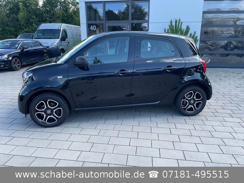 Gebraucht Smart ForFour Basis 71 PS (52 kW) 2019 Schwarz Kleinwagen