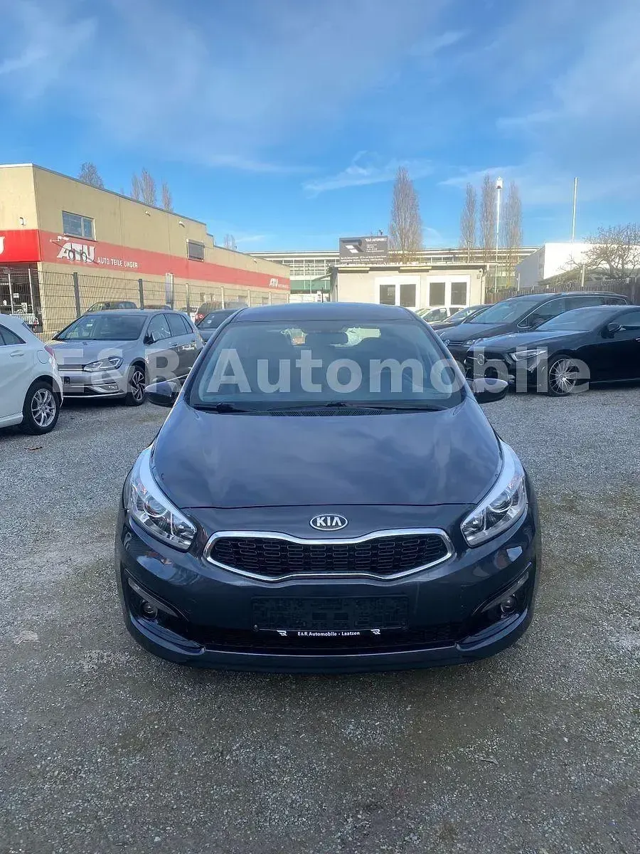 Gebraucht Kia Ceed Edition 7 99 PS (72 kW) 2017 Kleinwagen