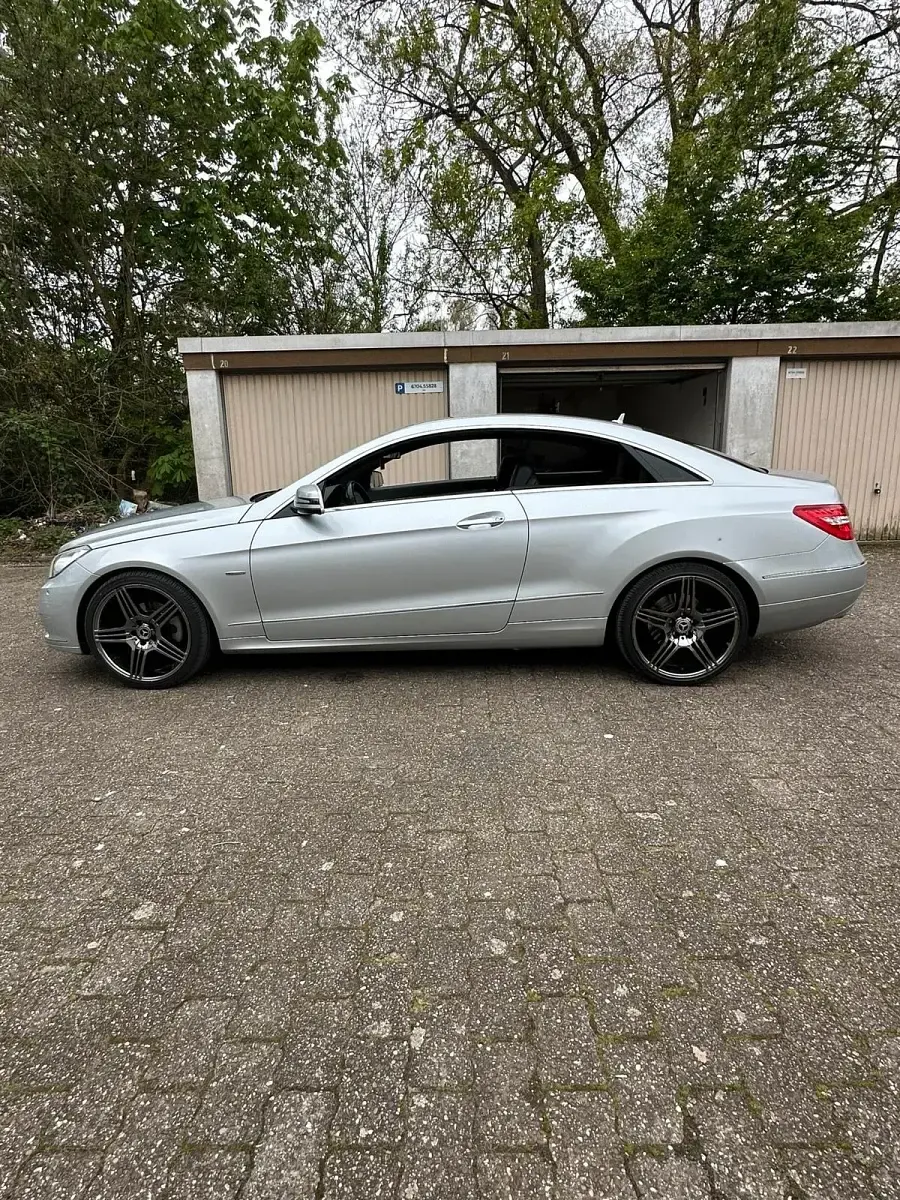 Second-hand Mercedes E200 184 CP (135 kW) 2011 Argintiu Coupe