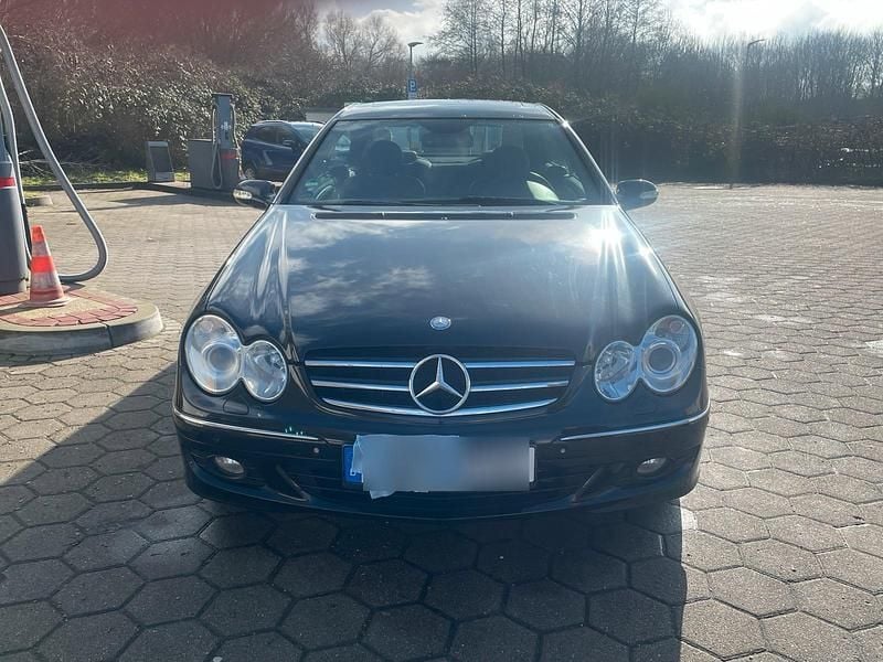 Gebraucht Mercedes CLK320 224 PS (164 kW) 2009 Schwarz Coupé