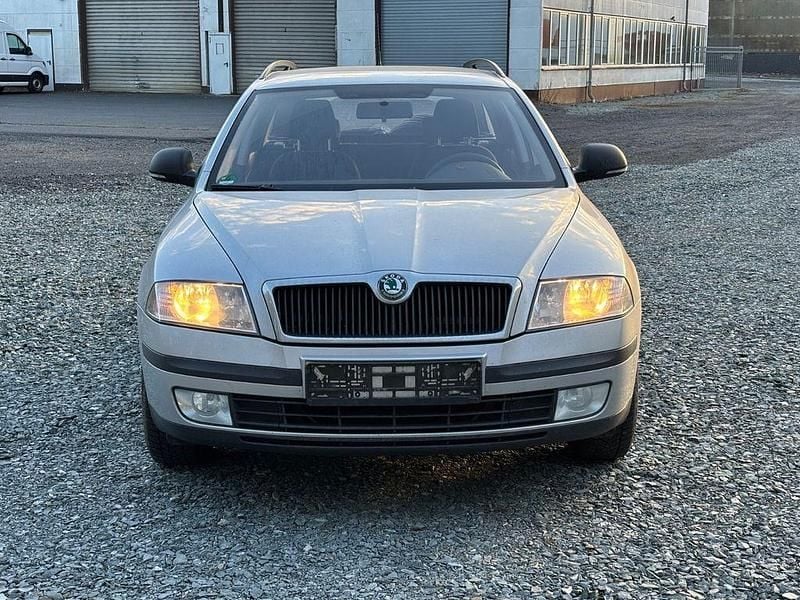 Gebraucht Skoda Octavia Active 102 PS (75 kW) 2011 Silber Kombi