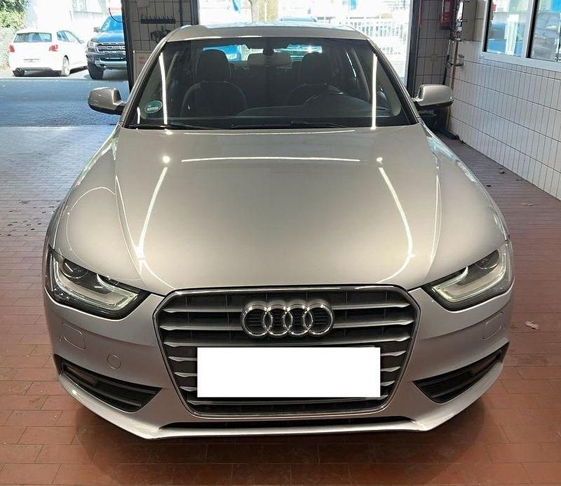 Gebraucht Audi A4 Attraction 150 PS (110 kW) 2015 Silber Limousine