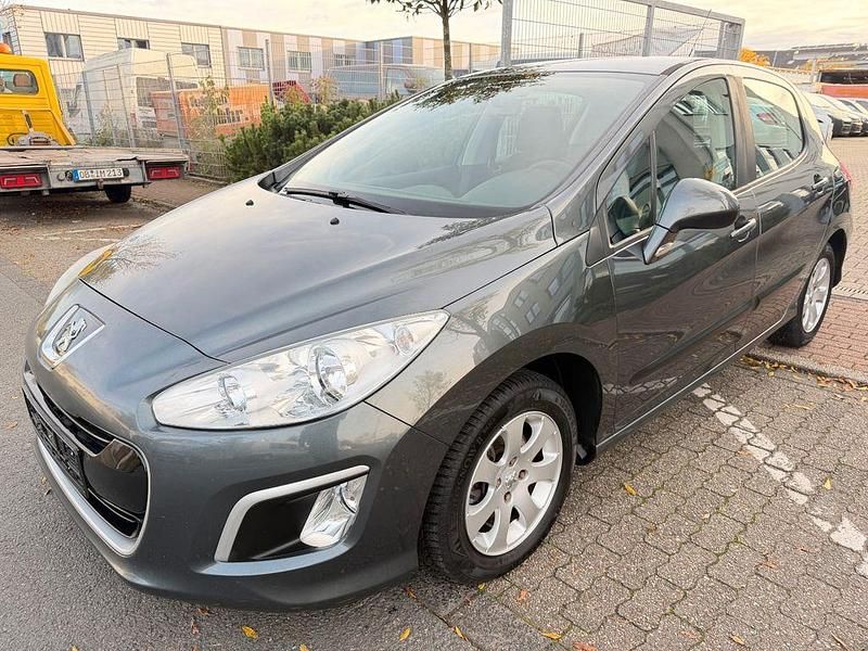 Gebraucht Peugeot 308 Active 120 PS (88 kW) 2012 Grau Limousine