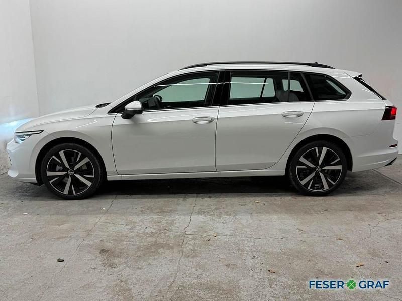 Gebraucht VW Golf VIII Style 150 PS (110 kW) 2025 Oryxweiß perlmutteffekt Kombi