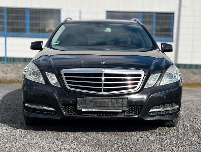 Gebraucht Mercedes E220 Avantgarde 170 PS (125 kW) 2013 Schwarz Kombi